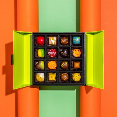 16 Piece Signature Gift Box