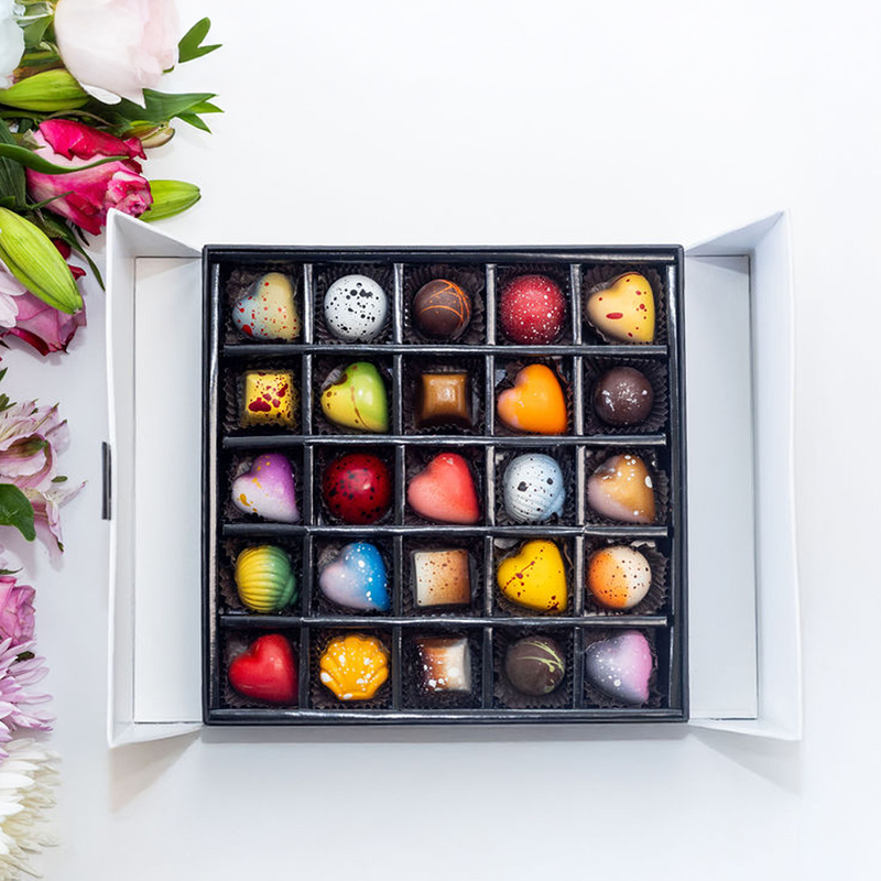 25 Piece Mother's Day White Gift Box, hi-res