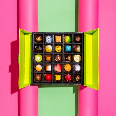 25 Piece Signature Gift Box