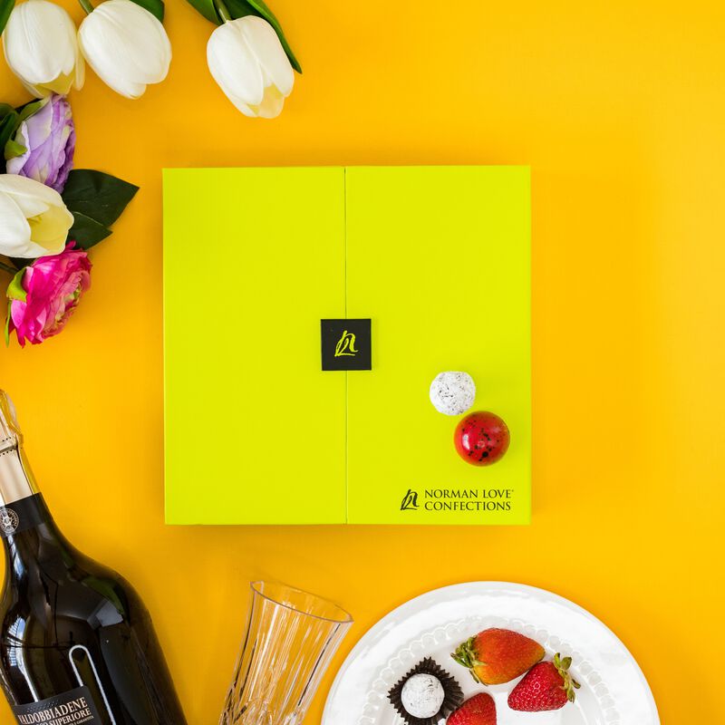 Champagne & Strawberries Gift Box, hi-res